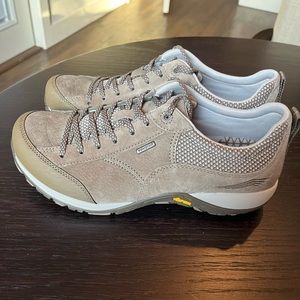 NWOB Dansko Paisley Suede walking/trail shoes- NEW